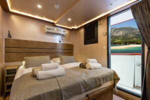 Deluxe Croatia Cruise Ship MS Equator Main Deck cabin